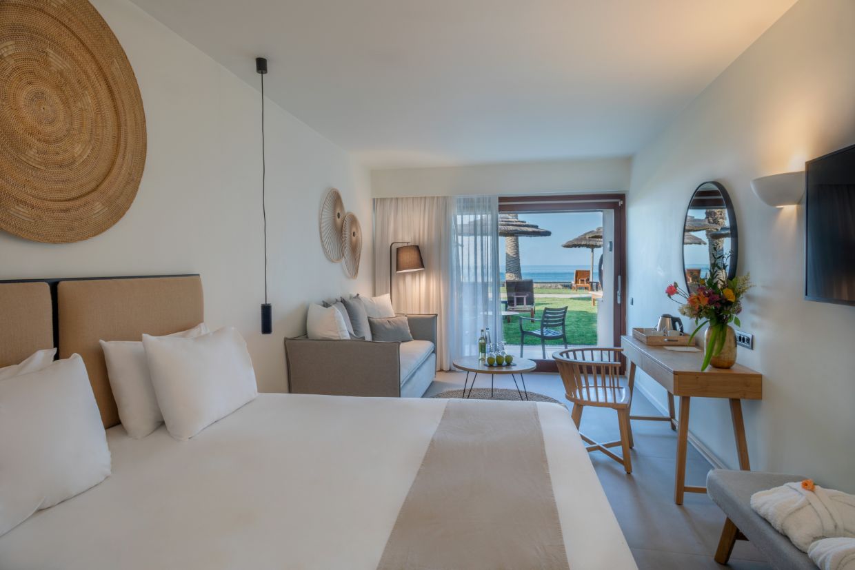 Junior Suite Pool Front or Sea View Bungalow