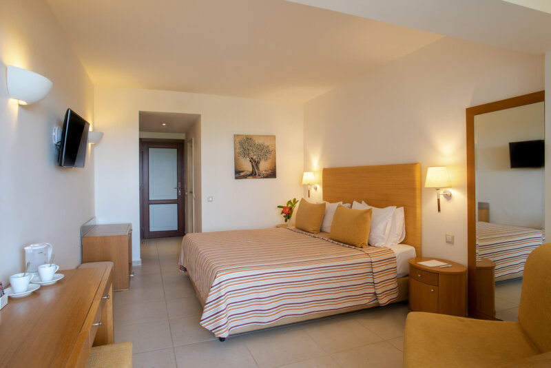 Double Room Garden or Sea view