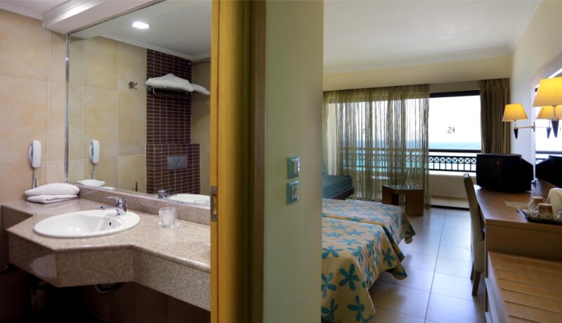 Xtra Sol Family Room